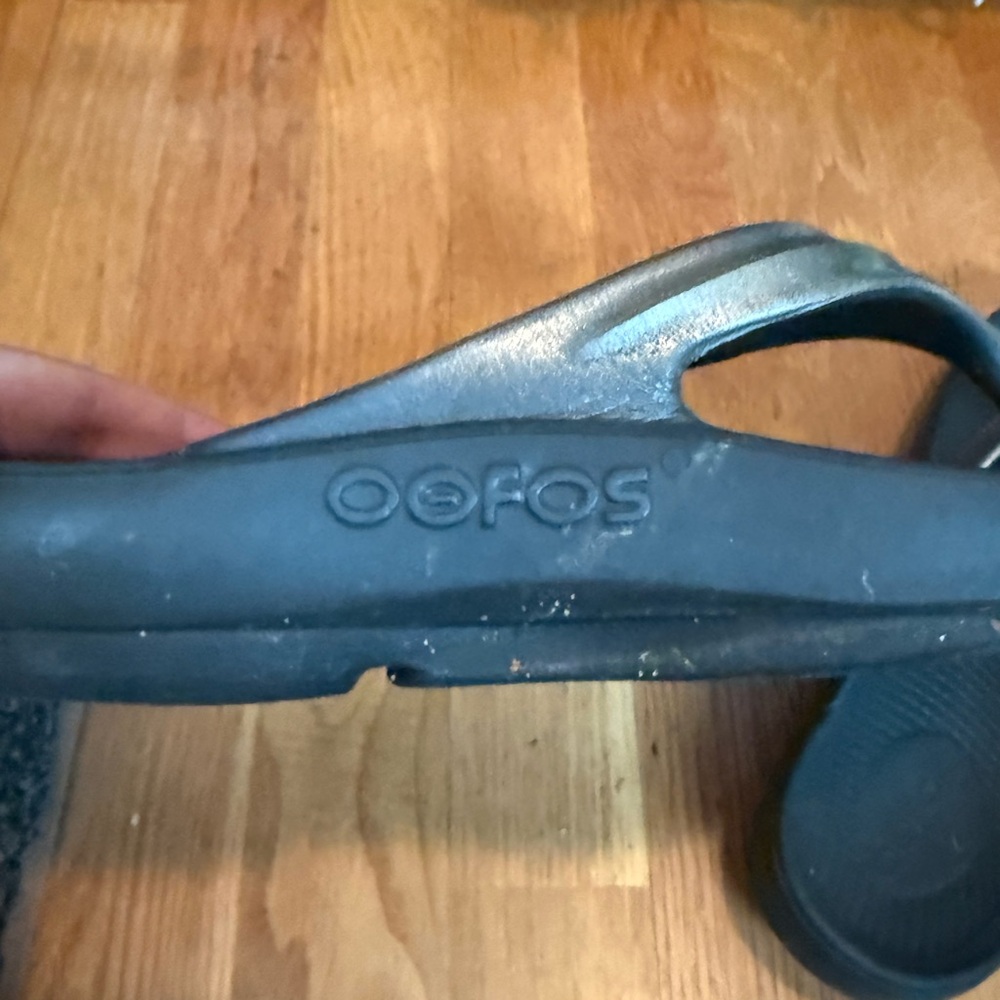 OOFOS Charcoal Comfort Slides
